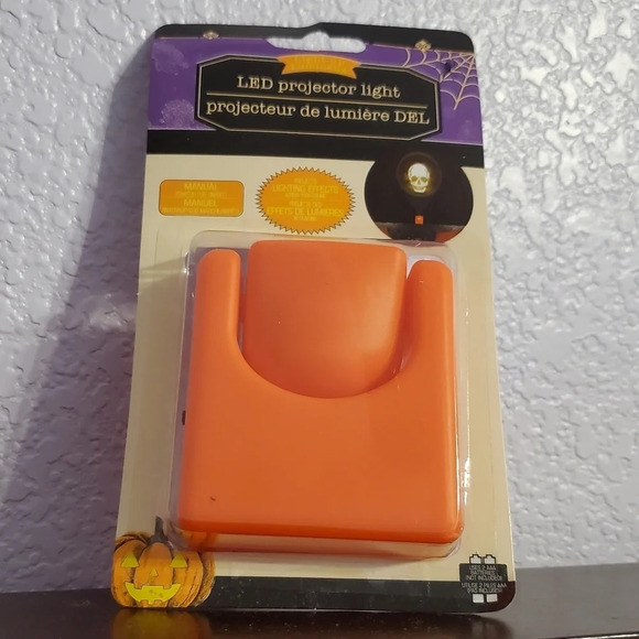Halloween Holiday Battery Operated LED Projector Light - Picture 1 of 5